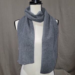 Old Navy one size gray scarf